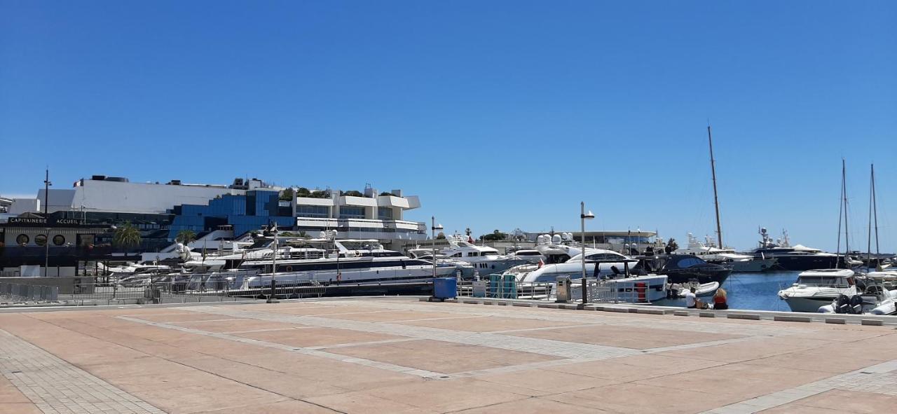 Winter Palace Cannes Exterior photo